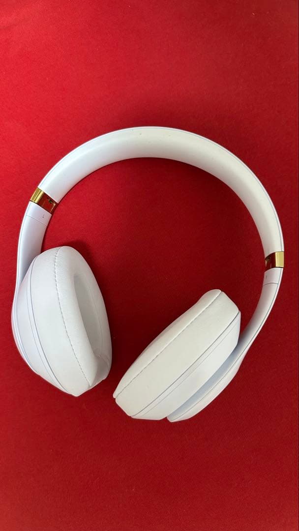 Beats Studio3 ワイヤレスヘッドホン　ホワイトゴールド　値下げ可能