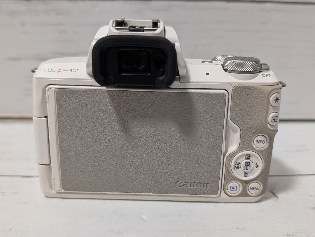 【美品】Canon EOS Kiss m2 ミラーレスカメラ ダブルレンズキット