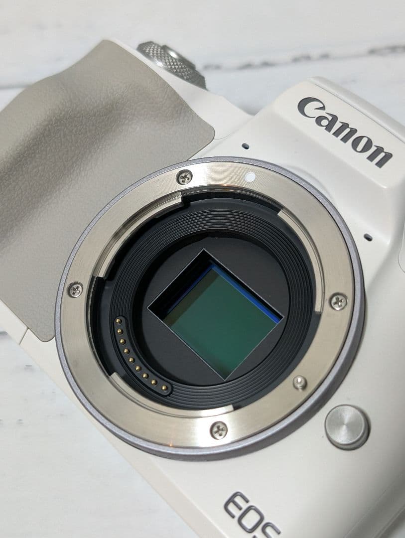 【美品】Canon EOS Kiss m2 ミラーレスカメラ ダブルレンズキット