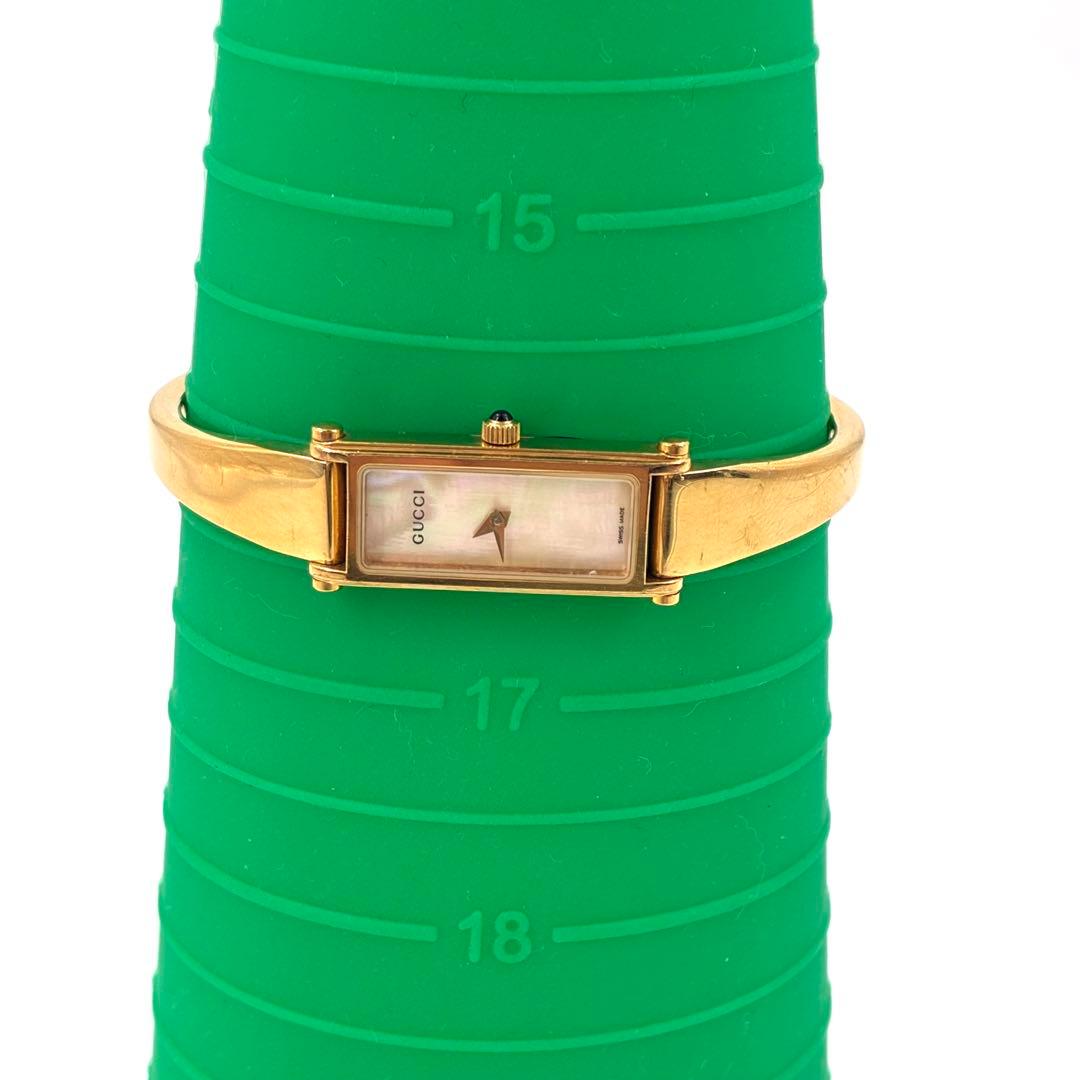 グッチ　腕時計　1500L シェル文字盤　クオーツ　ゴールド　レディース