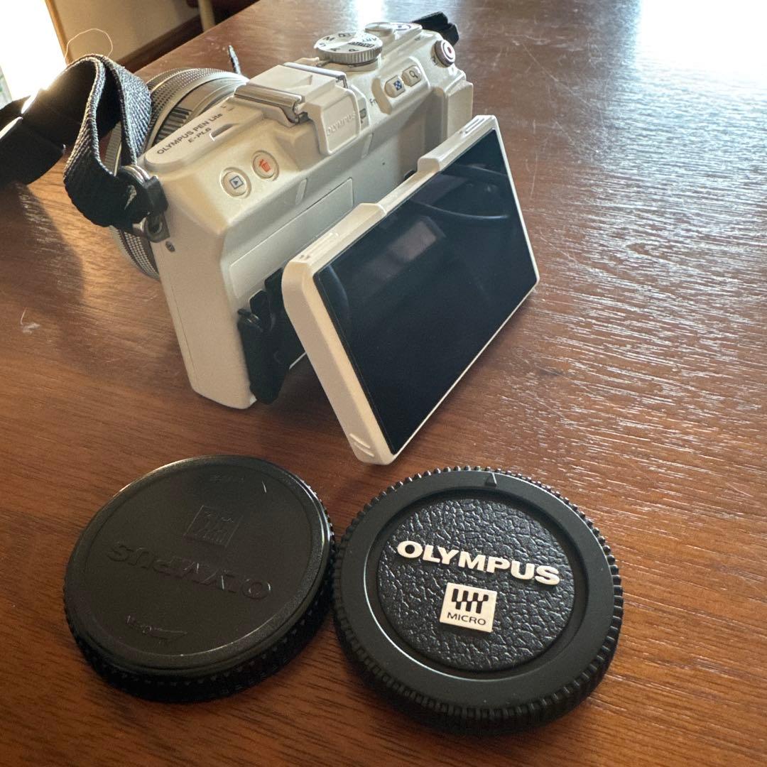 OLYMPUSPEN E-PL6 ホワイト 交換レンズ付き
