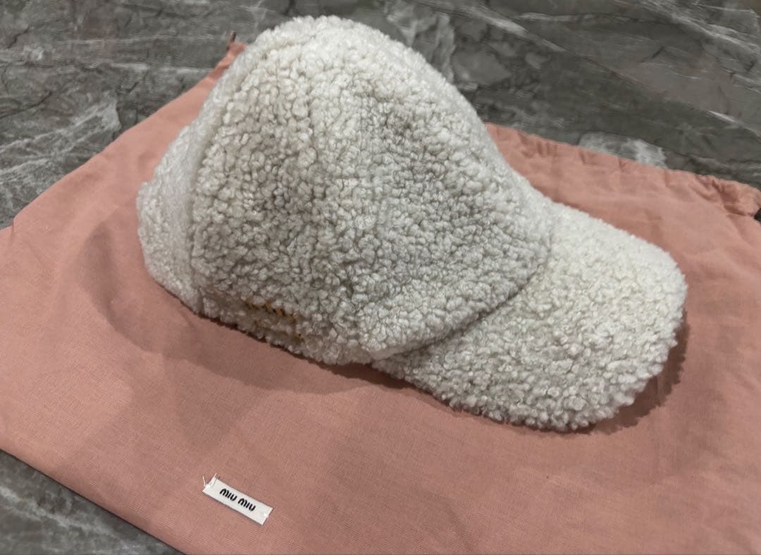 miumiu 新品　ボアキャップ　アイボリー