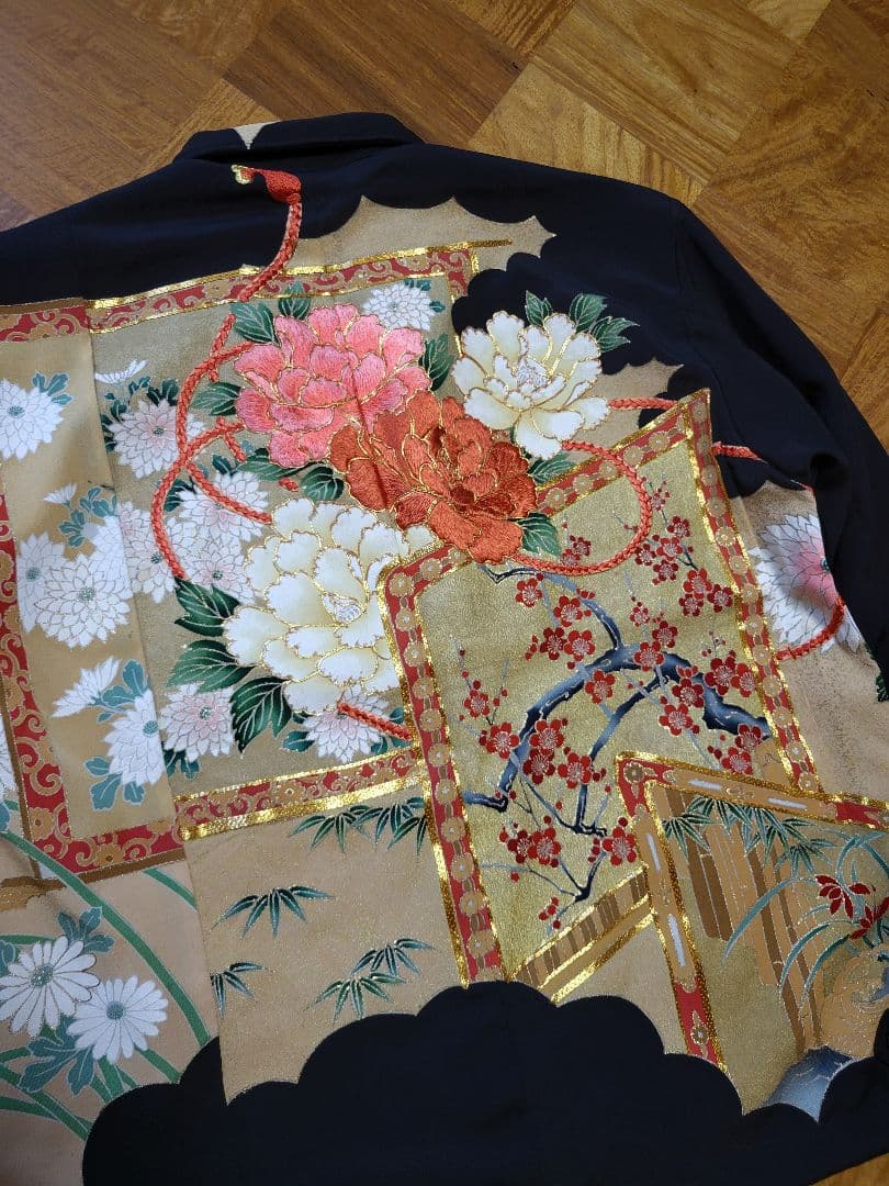 め0942着物リメイク正絹江戸褄吉祥古布黒留袖ジップアップスカジャンハンドメイド