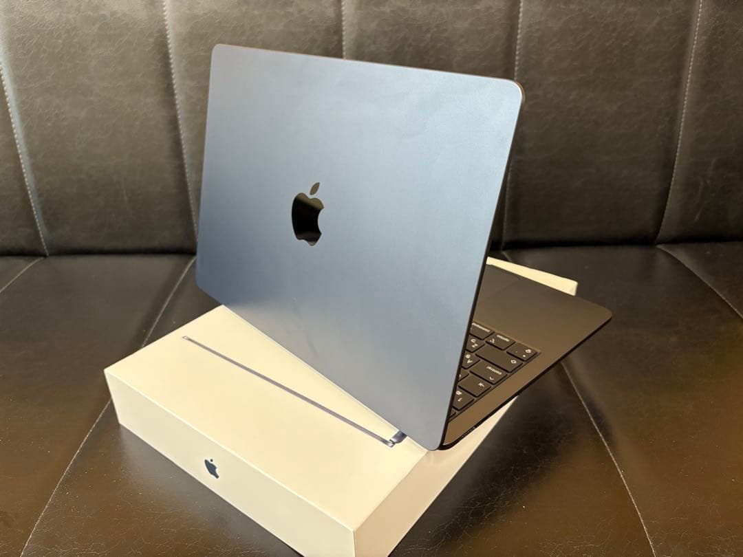Apple MacBook Air M2 256GBミッドナイト　本体
