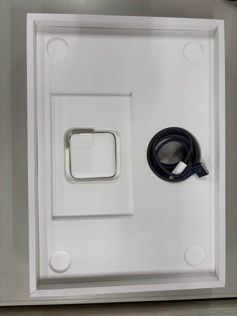 Apple MacBook Air M2 256GBミッドナイト　本体