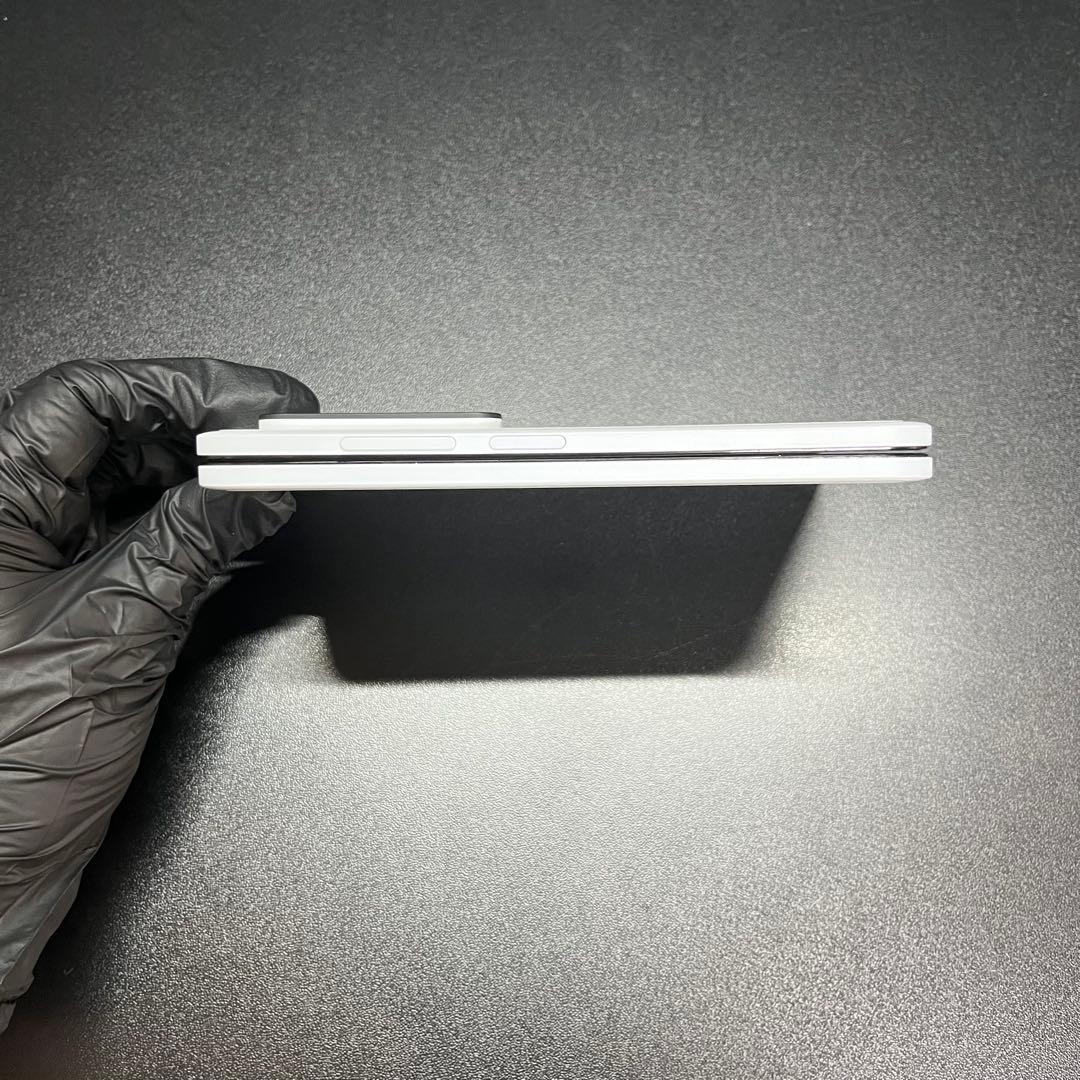 Microsoft Surface Duo2 256GB 2画面スマホ カバー付