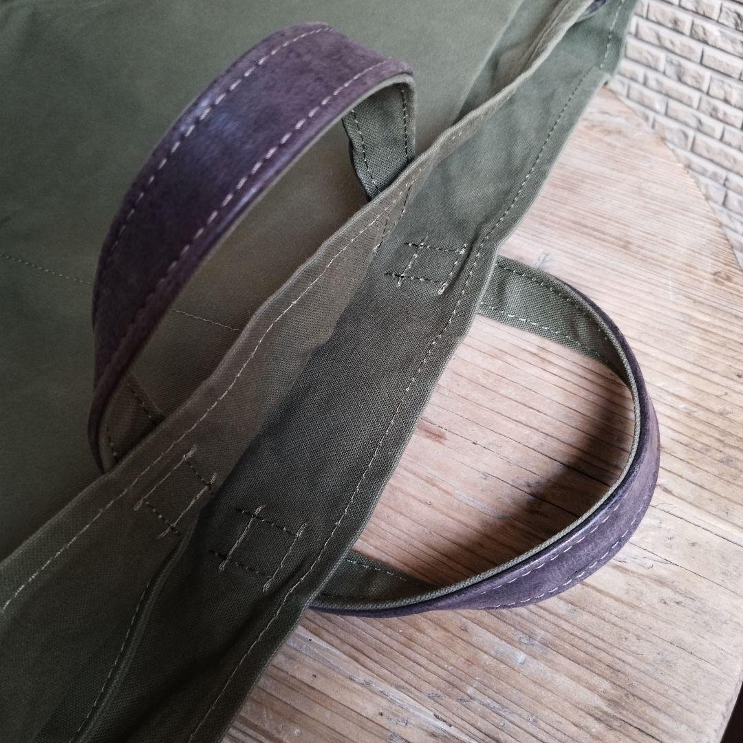 バッグ This is a(n) Base Tote L Olive