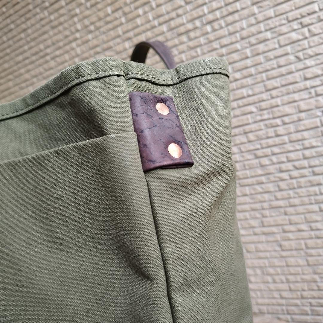 バッグ This is a(n) Base Tote L Olive
