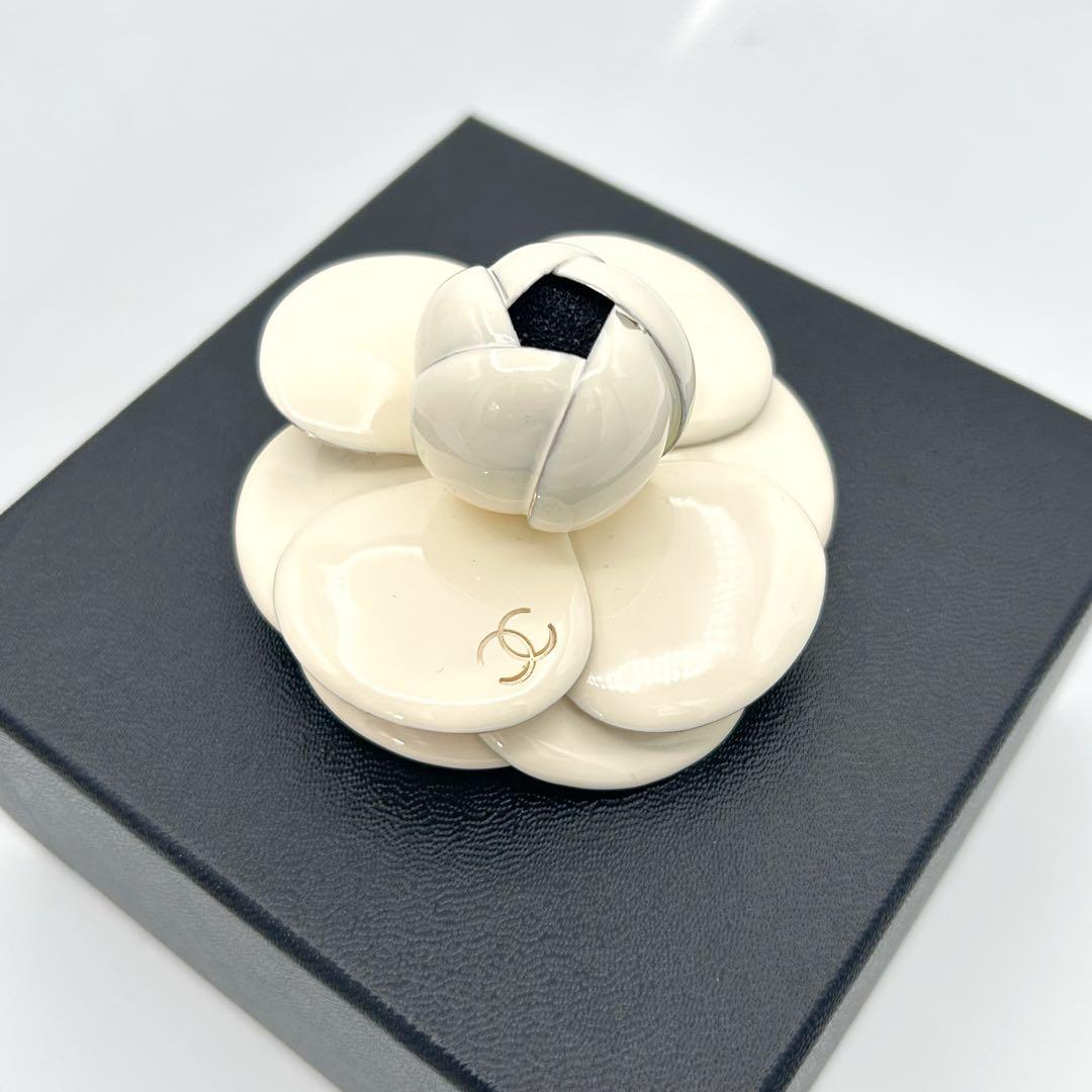 【超希少】シャネル ブローチ カメリア 02P メタル アイボリー ココマーク