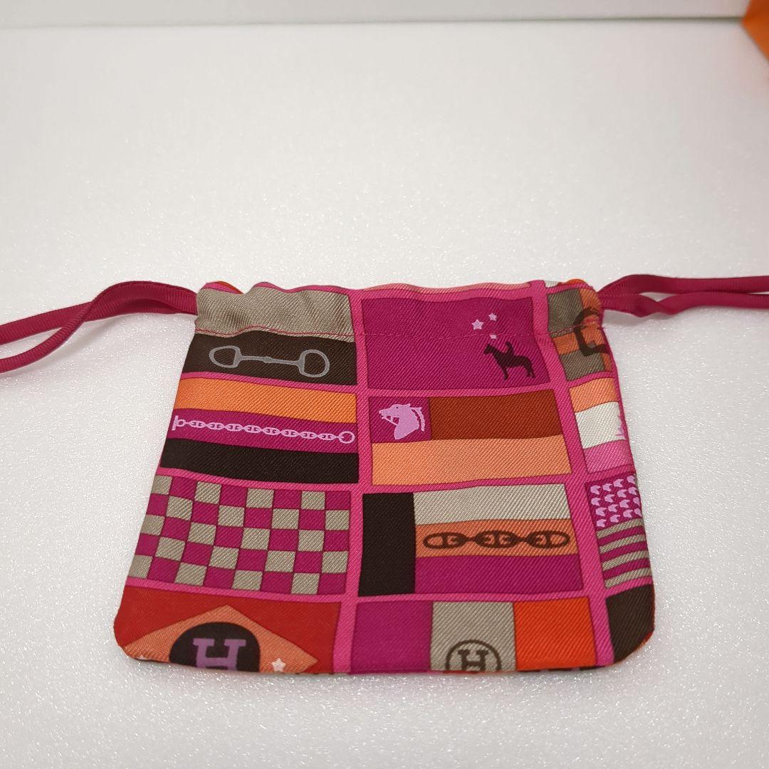 エルメス　シュシュ　ポンポン　アクセサリー