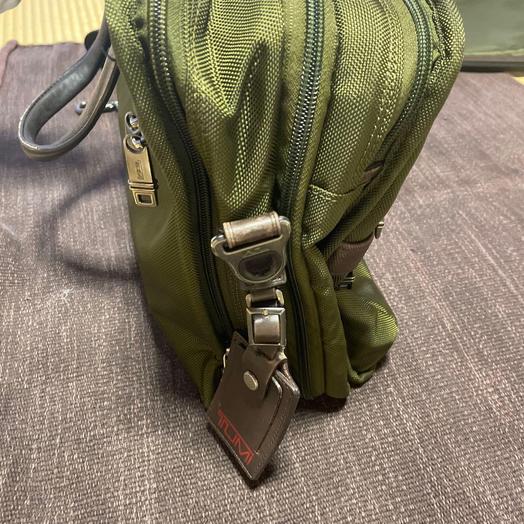 TUMI エクスパンダブル・オーガナイザー・コンピューター・ブリーフ