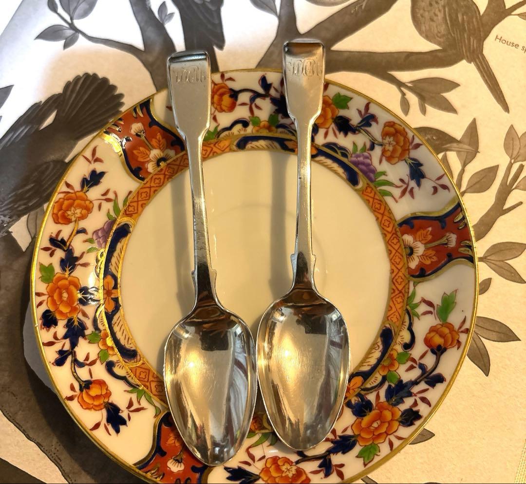 1853年英国アンティーク、純銀、モノグラム入りフィドルパターンスプーン2本。