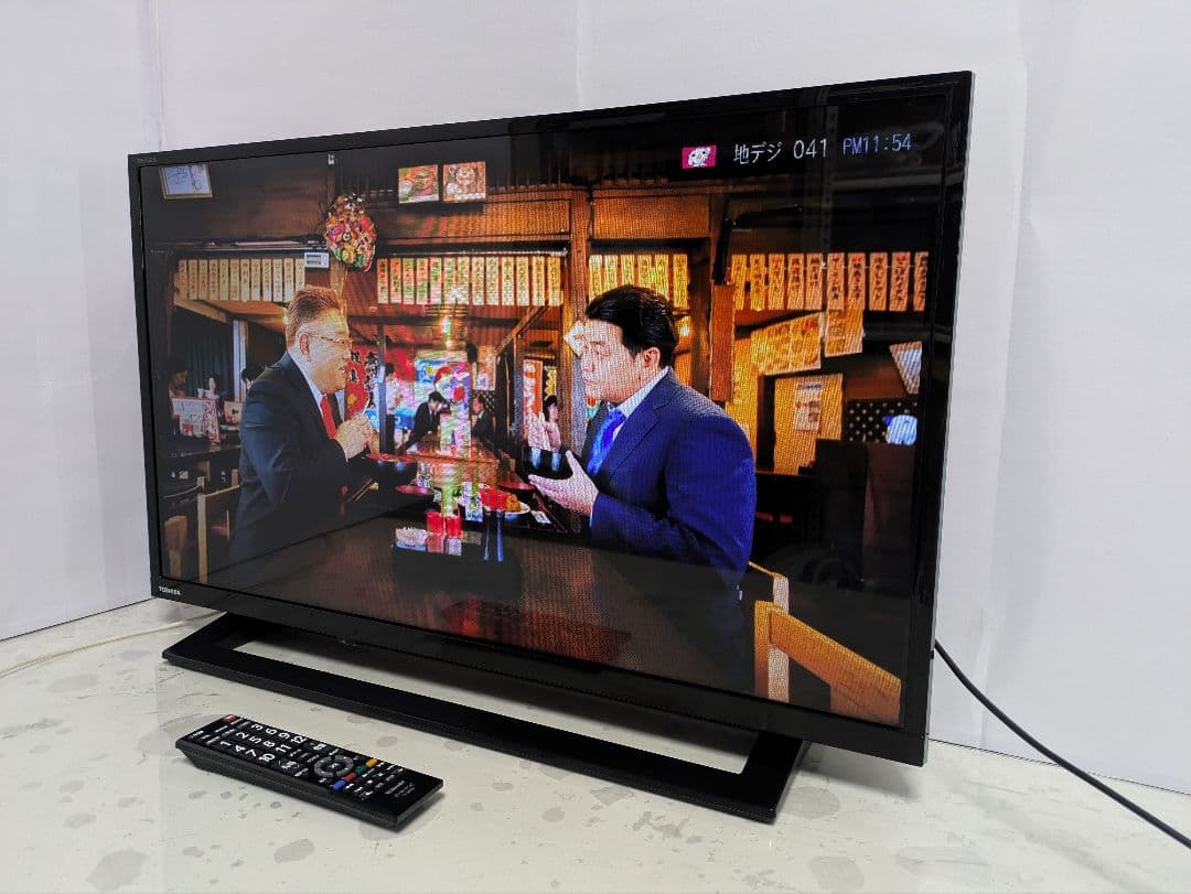 TOSHIBA　32型液晶テレビ　レグザ　32S22　2018年製