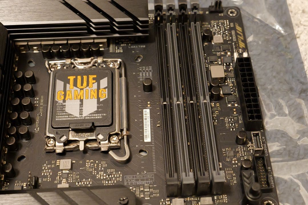 ASUS TUF GAMING Z790-PLUS WIFI D4 マザーボード