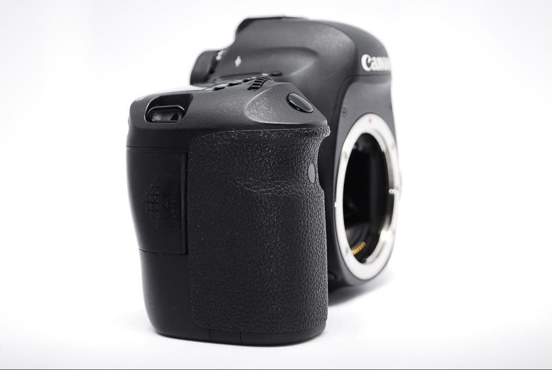 軽量フルサイズ機✨Canon EOS 6D✨ボケ感を楽しむ✨一眼レフカメラ✨