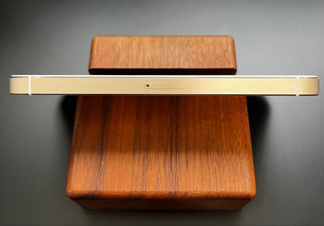 ✨バッテリー新品交換済み✨Apple iPhone 5s 32GB Gold