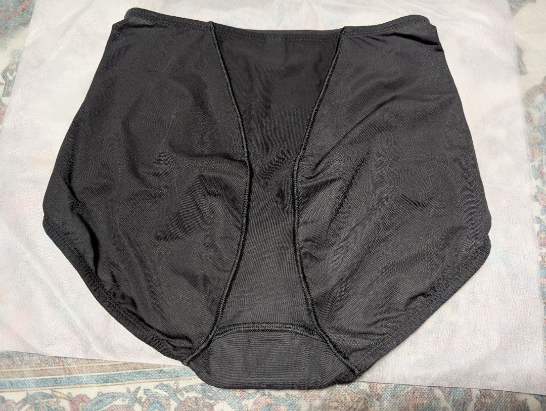 MARUKO ハイスポーツブラ A70 ・ショーツМ