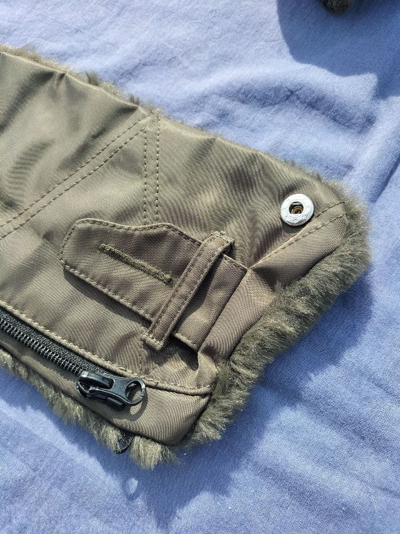 CLAY SMITH ウインタージャケットカーキ　Ｌサイズ　新品未使用