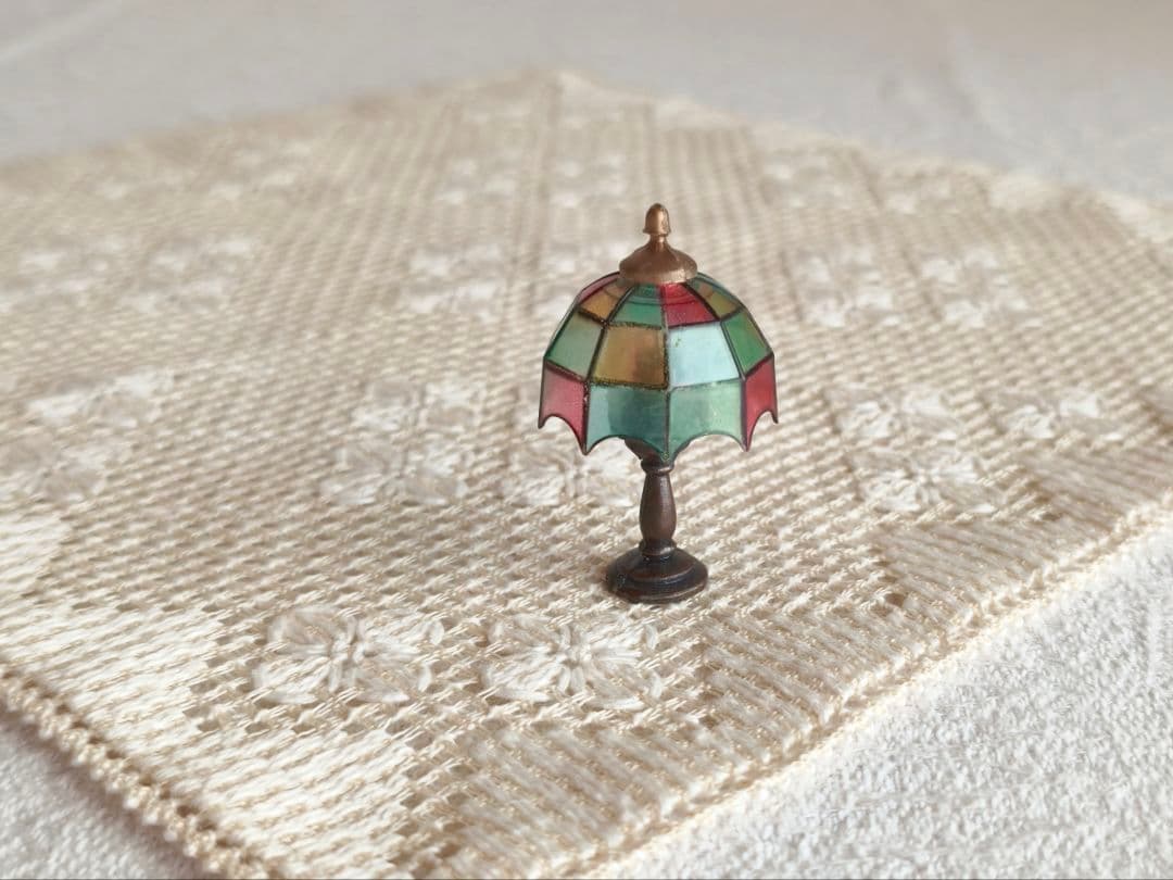 【cinnamon さま】 vintage ❀ ステンドグラスの 小さなランプ