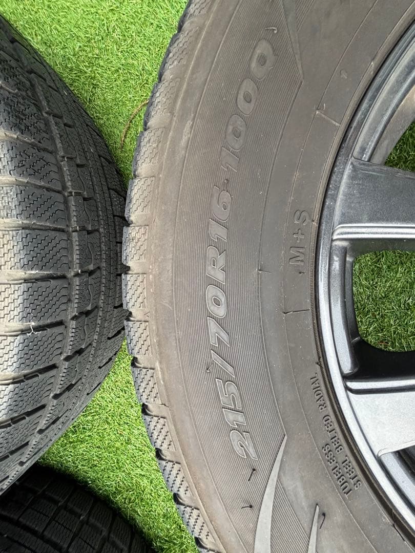 215/70R16 スタッドレスタイヤ＋ホイール　4本セット