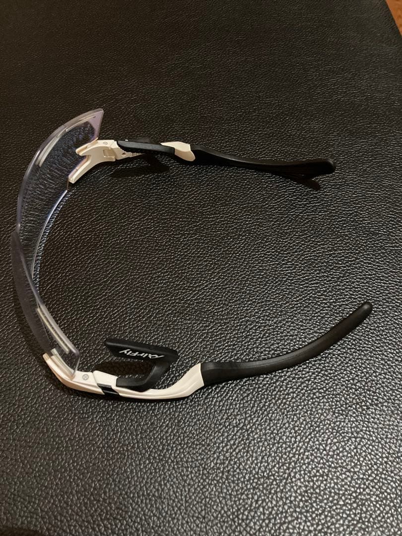 エアフライ　調光サングラス