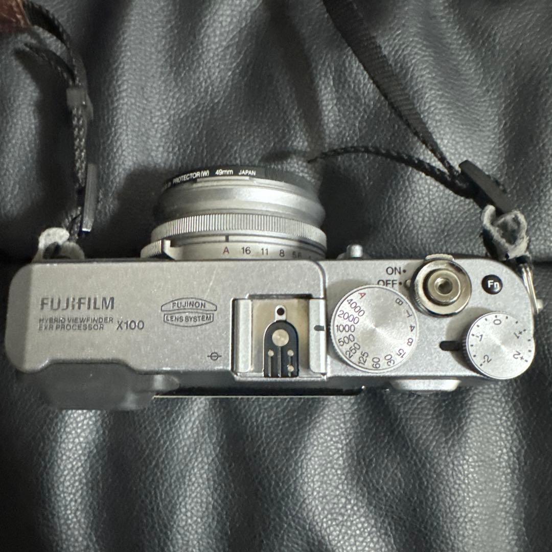 富士フィルム Fujifilm FinePix X100 シルバー
