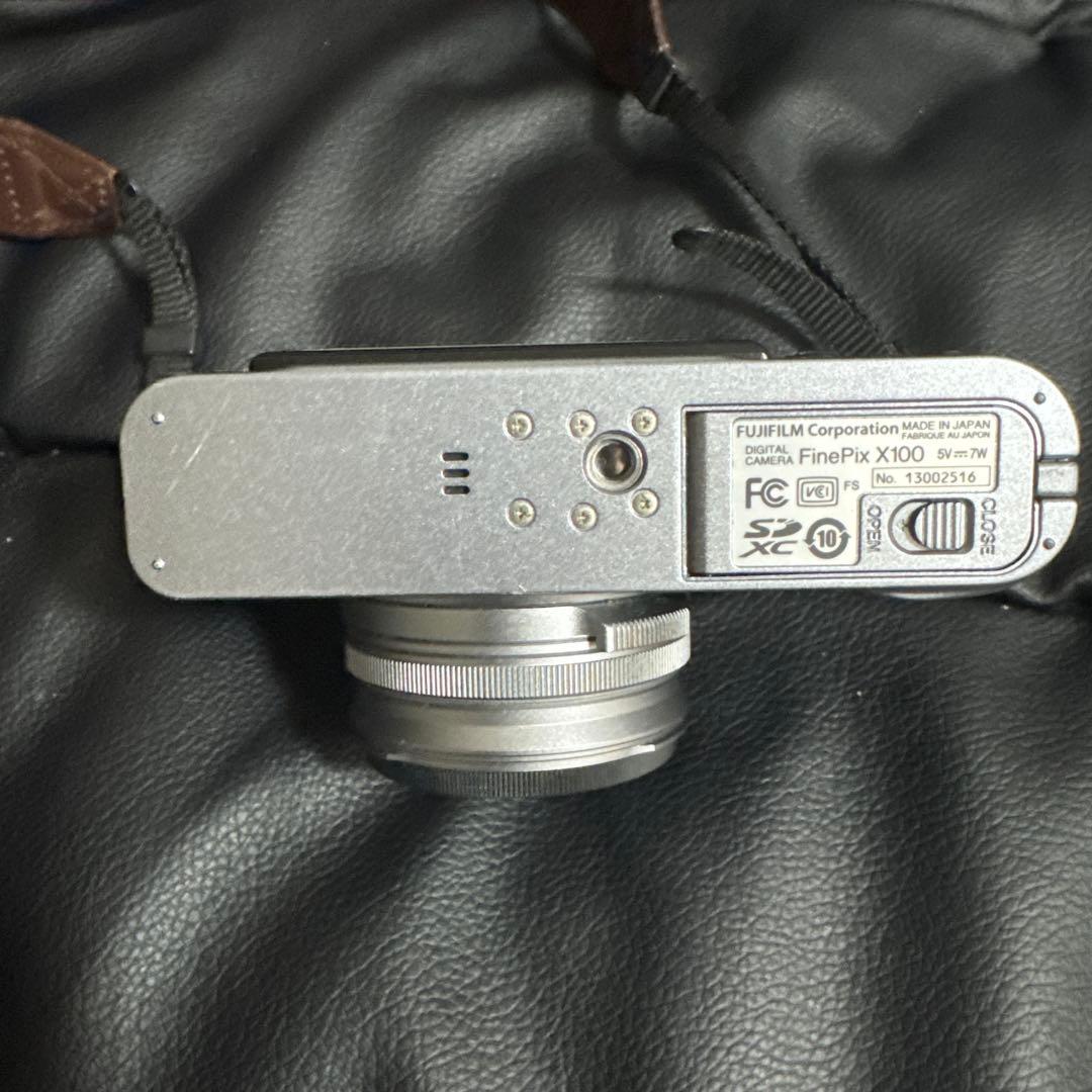 富士フィルム Fujifilm FinePix X100 シルバー