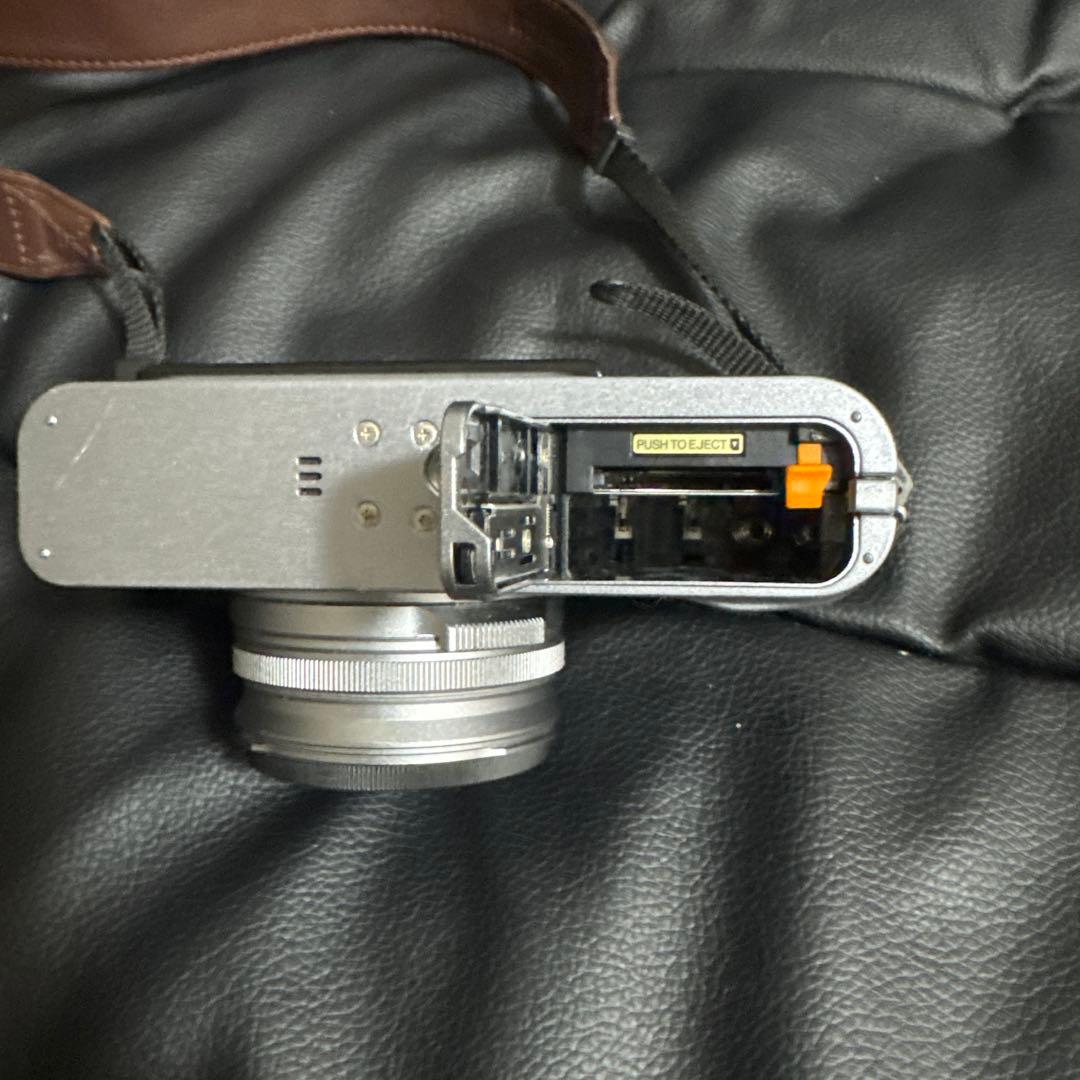 富士フィルム Fujifilm FinePix X100 シルバー