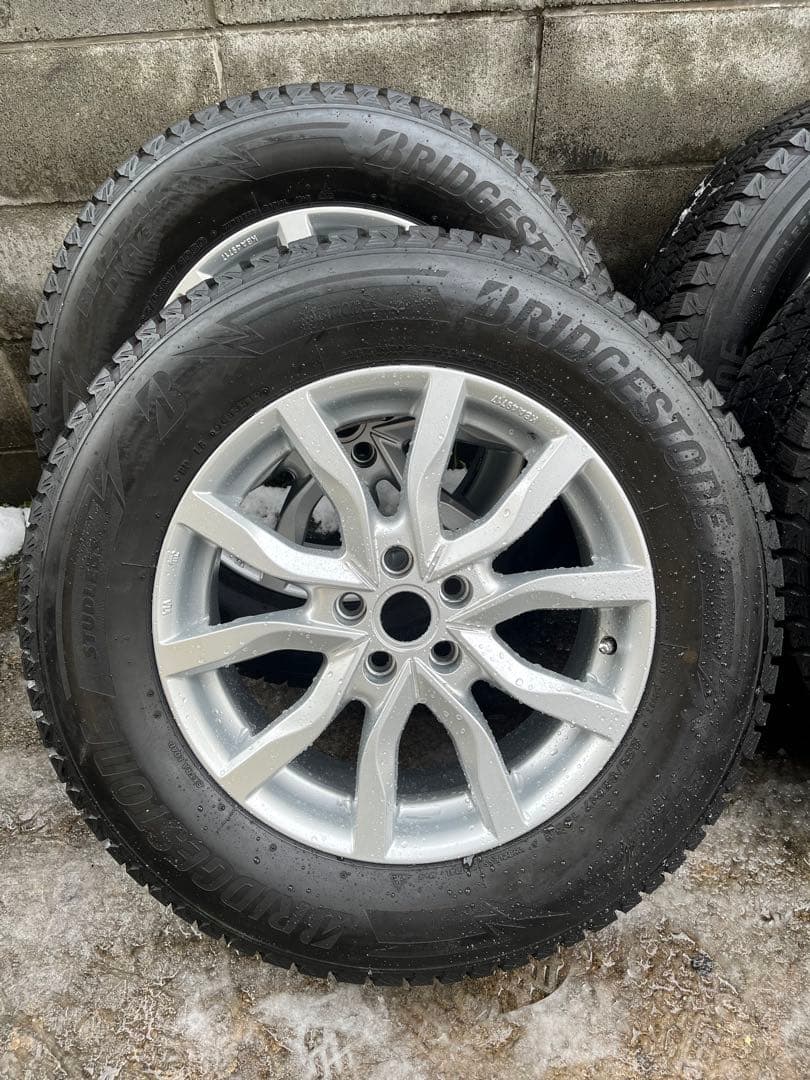 ジャガー　E-PACE Bridgestone 235/65R17 スタッドレス