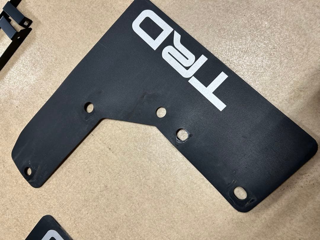 ハイエース　TRD マッドフラップ 4枚セット