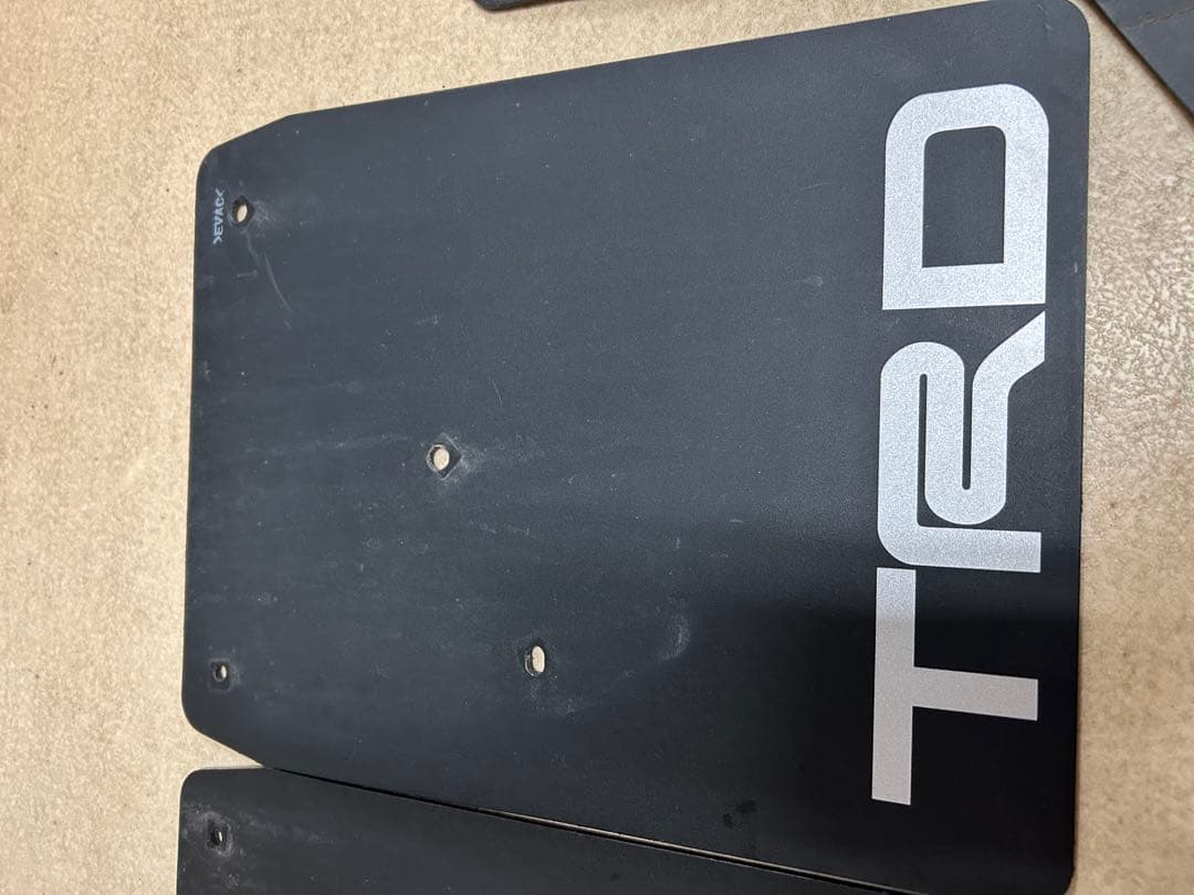 ハイエース　TRD マッドフラップ 4枚セット