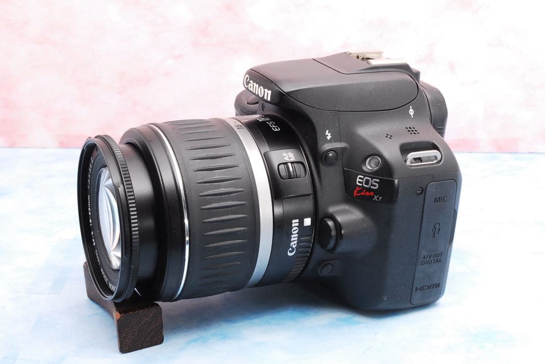 キャノン Kiss X7✨小型＆軽量で持ち運びラクラク✨一眼レフカメラ