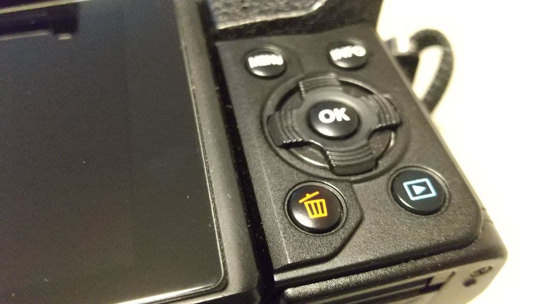 美品 オリンパス OM-D E-M10 Ⅱ ブラック ボディー