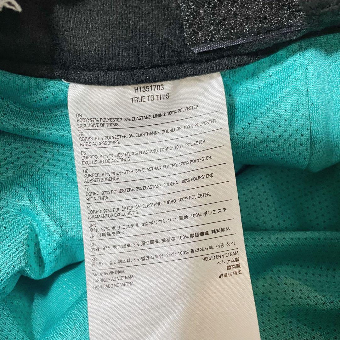 VOLCOM ボルコム スノーボードウェア 黒パンツ