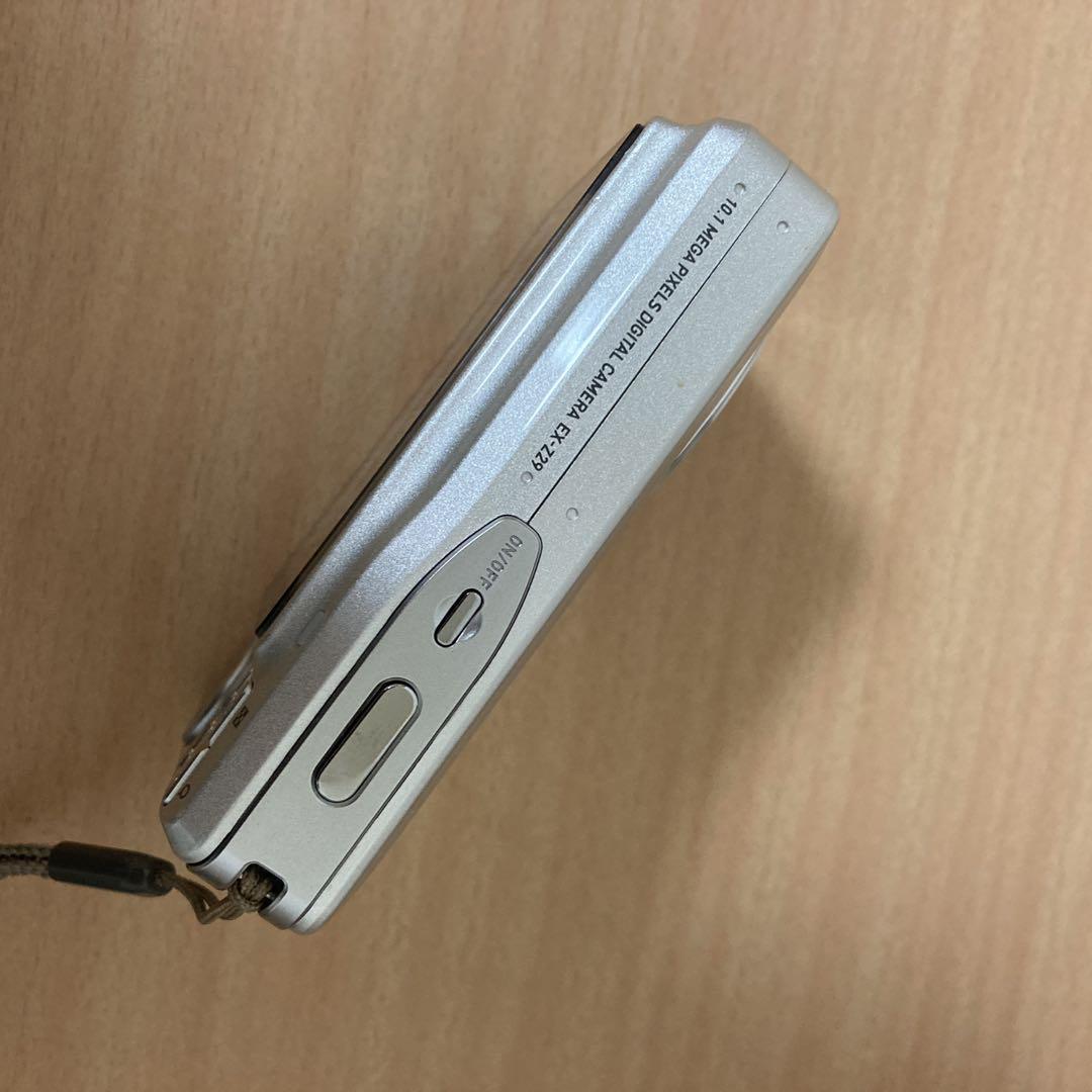 CASIO EXILIM ex-z29 シルバー 箱付　コンデジ　デジカメ