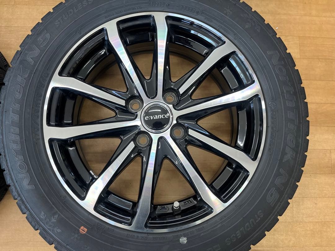 2022年製 中古ノーストレック スタッドレスセット175/65R15 アクア等