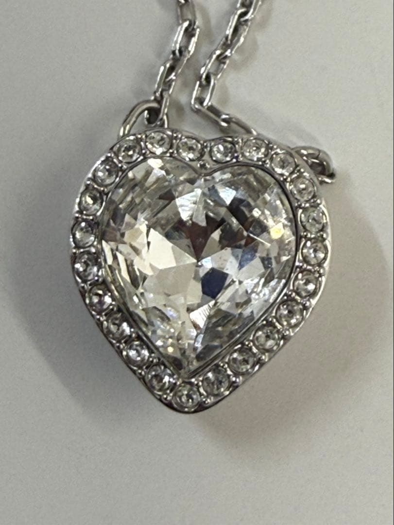 T10302 Swarovski ハート型ネックレスとピアスセット