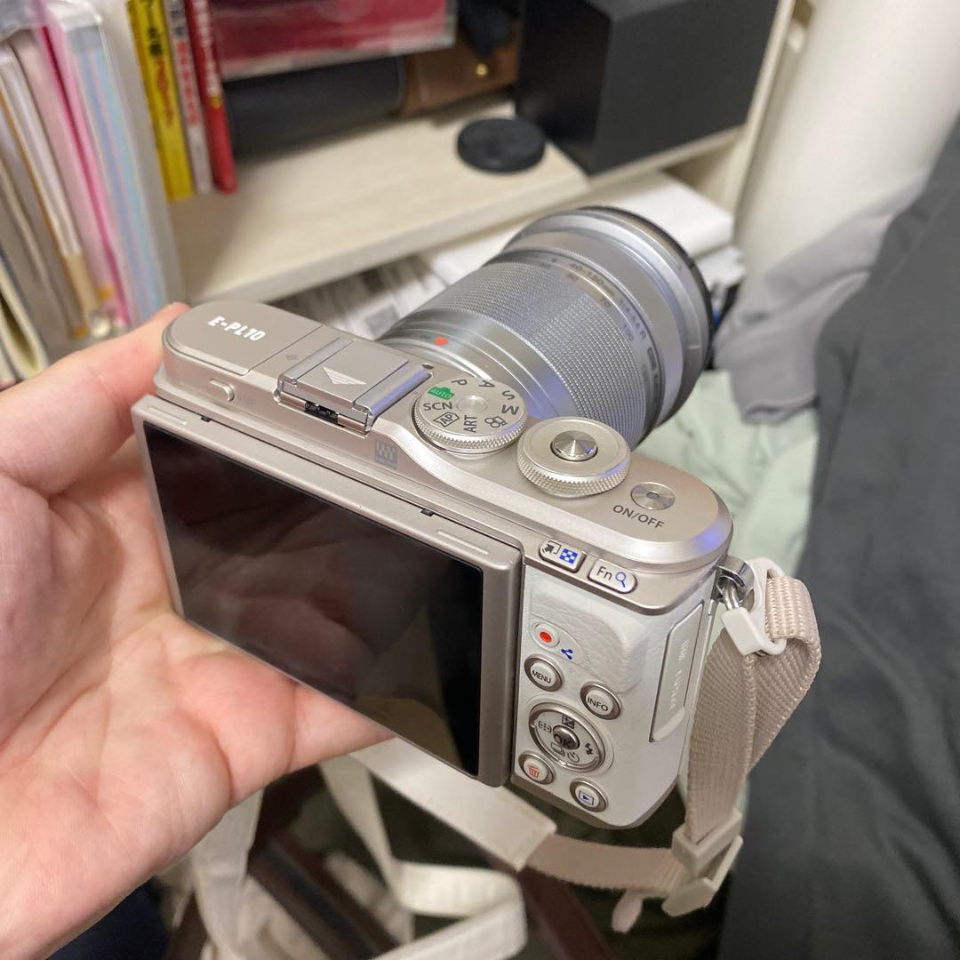 Olympus E-PL10 ミラーレス一眼 シルバー