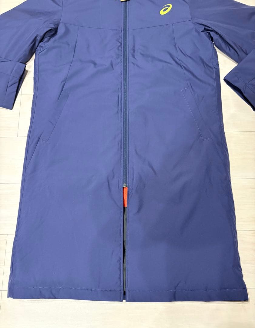 新品タグ付き　アシックス　ASICS 中わたロングコート ベンチコート　Lサイズ