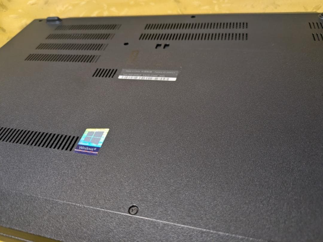 第8世代　Core i3 ThinkPad 16GB／256GB 15.6インチ