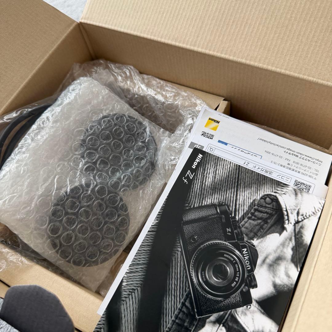 Nikon Z f 一眼レフカメラ　フルサイズ レンズキット