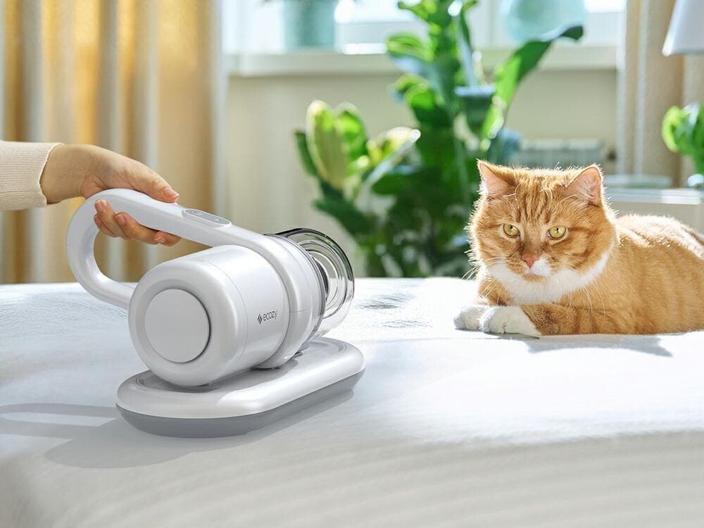 本日限定✨布団クリーナー コードレス 1.2kg超軽量 布団掃除機　ダニ退治