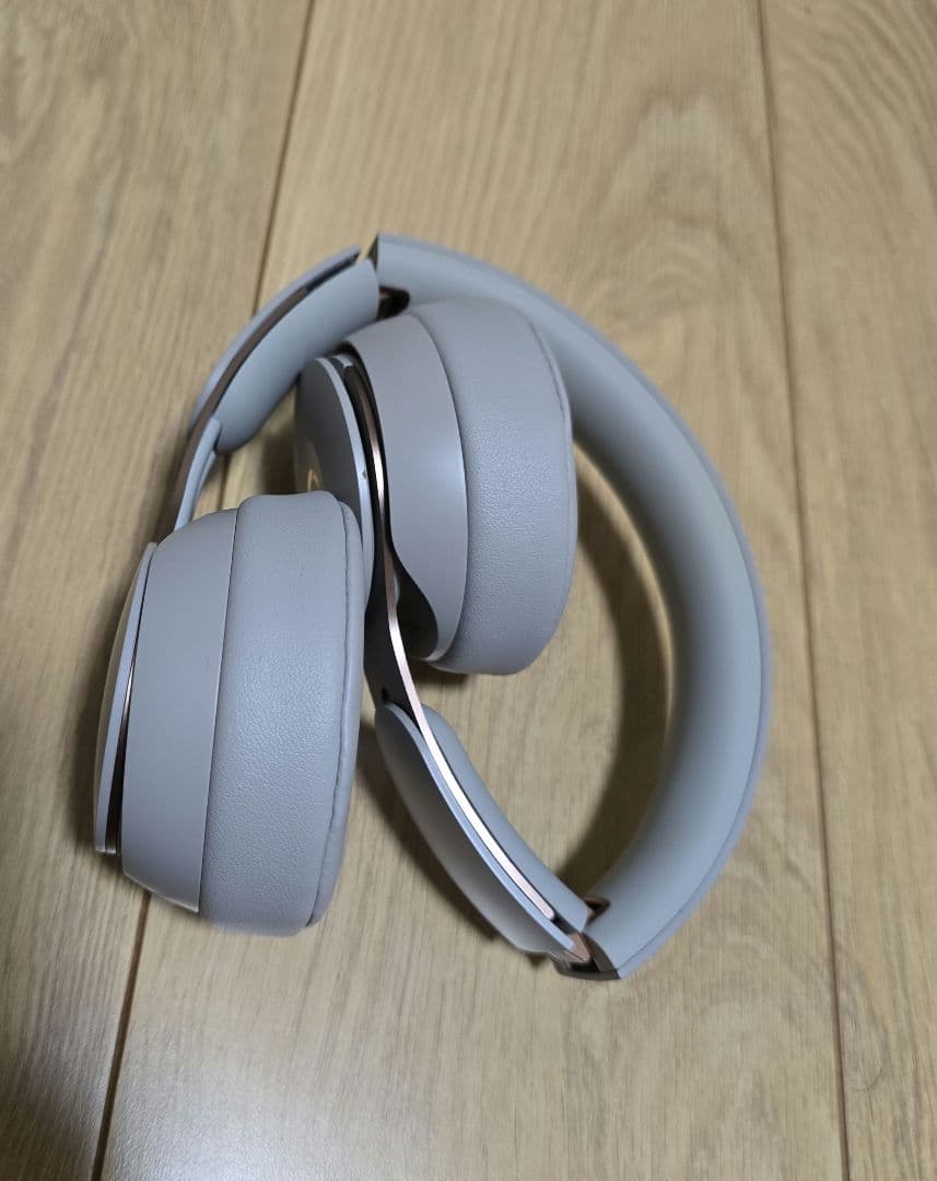 ヘッドホン Beats SOLO PRO GRAY