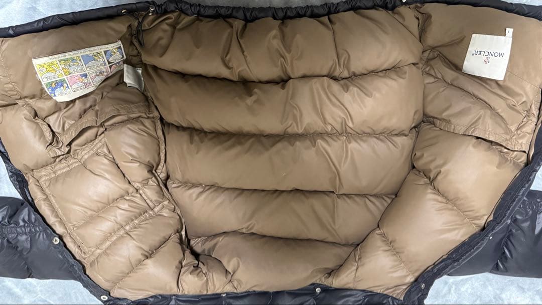 g*p様 Moncler フード付きダウンジャケット 黒