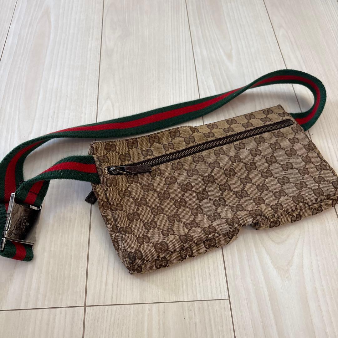 みゆき❗️GUCCI GGキャンバス ボディバッグ