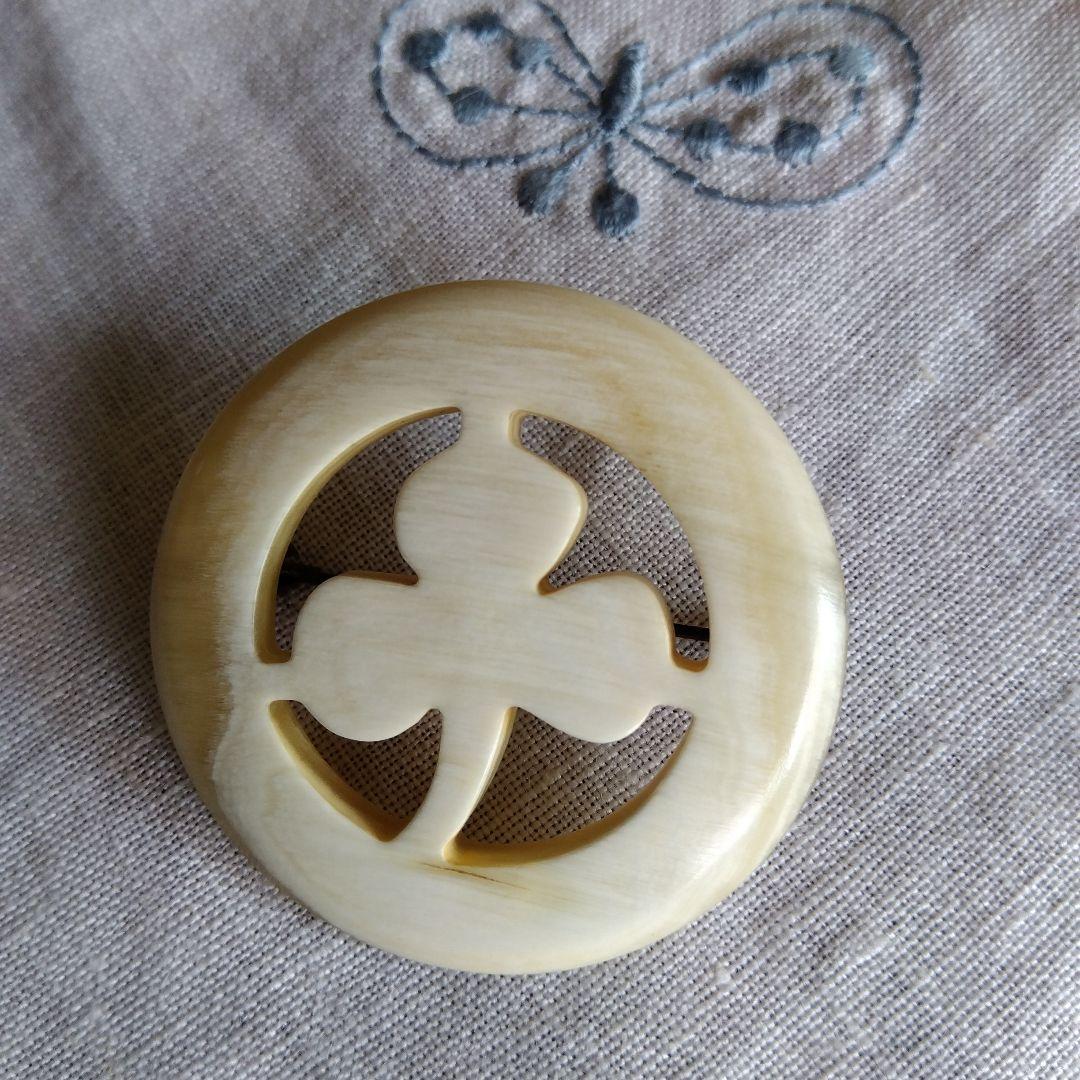 ミナペルホネン　クローバー　ブローチ