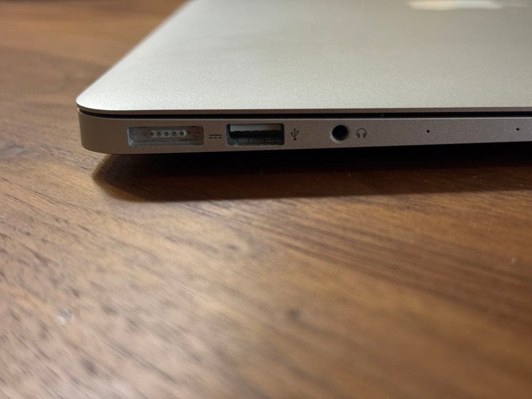 MacBook Air 13インチ i5 256GB 4GB Mid 2013