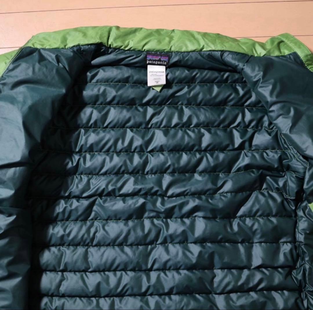 Patagonia 緑色ダウンジャケット