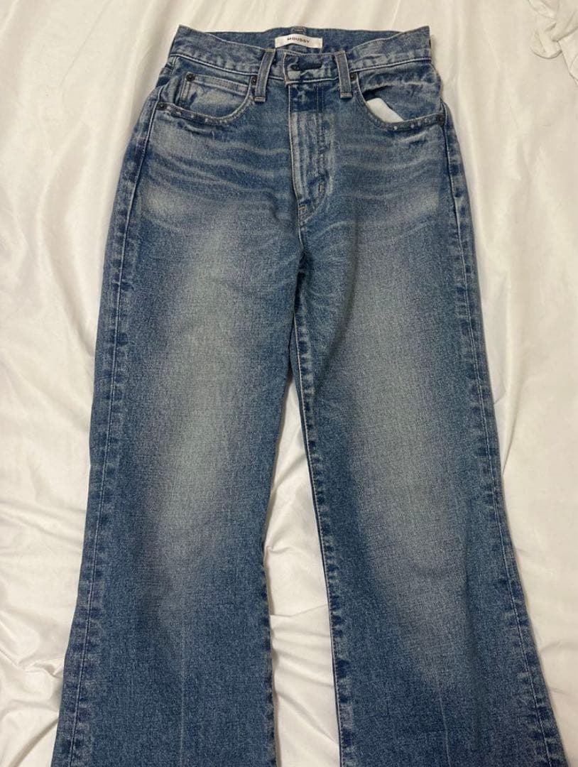 moussy ブーツカットデニム・ライトブルー