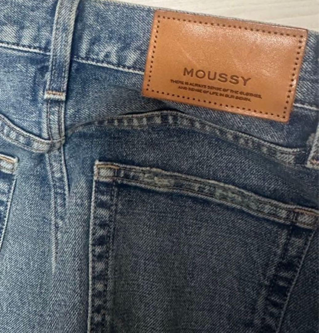 moussy ブーツカットデニム・ライトブルー